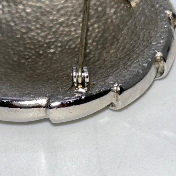 Vintage Puccini Silver-Tone Round Brooch With Textured White Center Statement - Picture 13 of 15